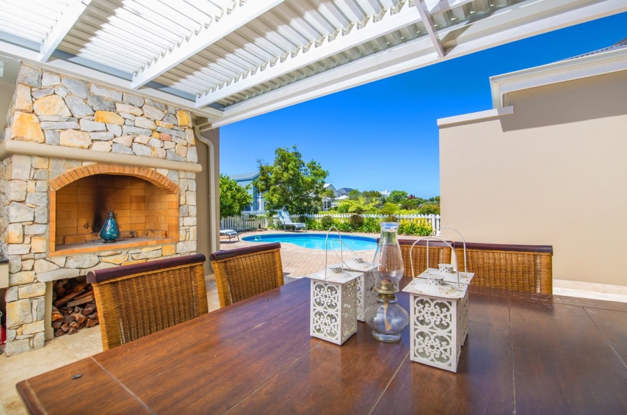 To Let 4 Bedroom Property for Rent in Thesen Islands Western Cape